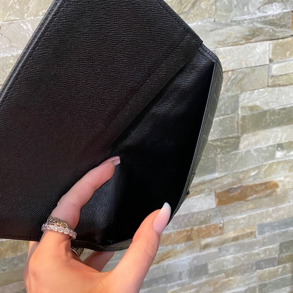 Louis Vuitton Brazza Wallet - Picture 11 of 12